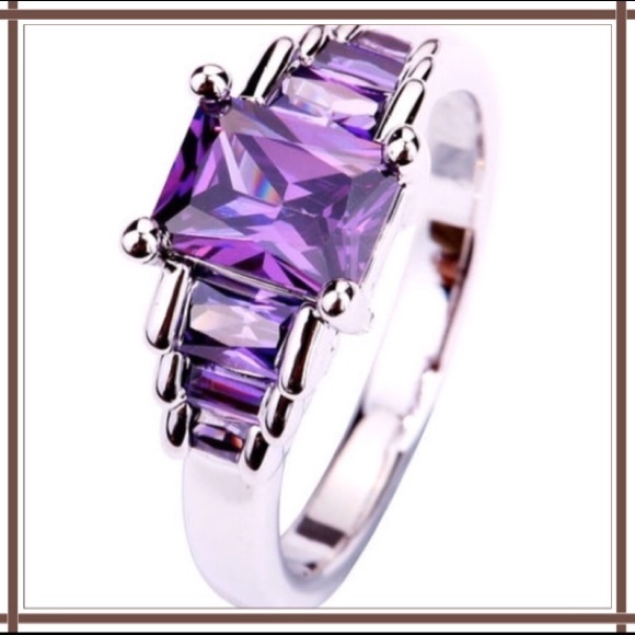 Jewelry - ⚠️ Emerald Cut Statement Ring